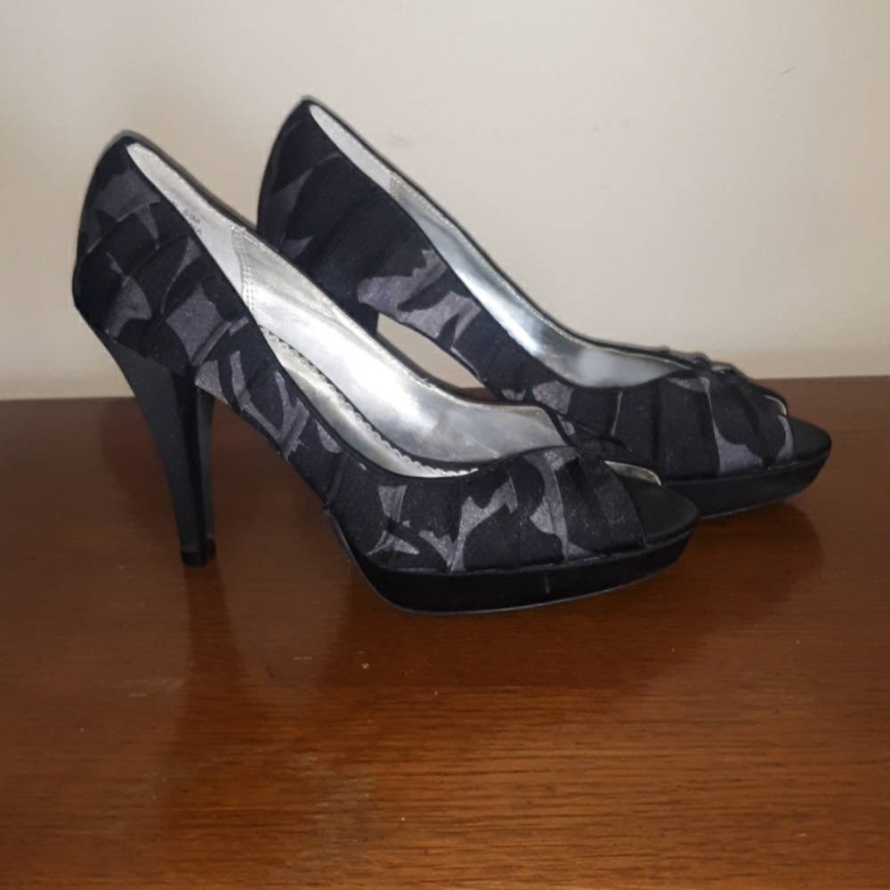 Michaelangelo Heels - Picture 3 of 6